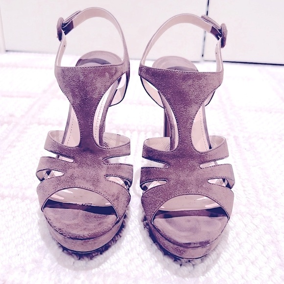Prada Taupe suede Platform sandals with buckle T-strap Size 35 1/2 - Picture 2 of 10